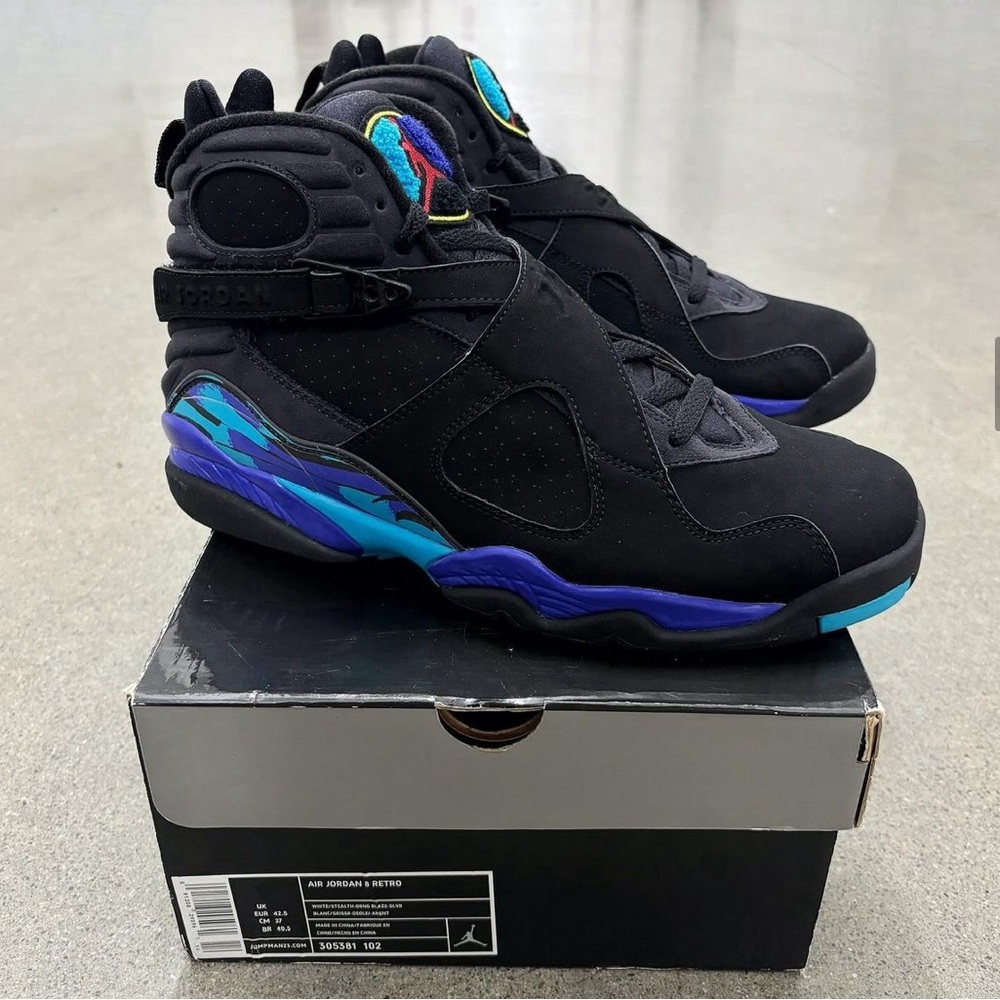 Size 9.5  - 2007 Air Jordan VIII
Retro Aqua in Deadstock condition